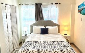 Casa Azul. Minutes From The Beach & Mall